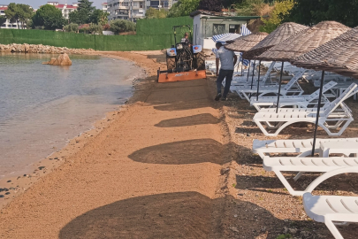 Armutlu’da plajlar temizleniyor