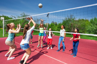 Kadıköy Belediyesi: Haydi kızlar voleybola