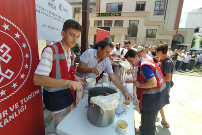 Yalovalılara Kültür Bakanlığı’ndan aşure ikramı