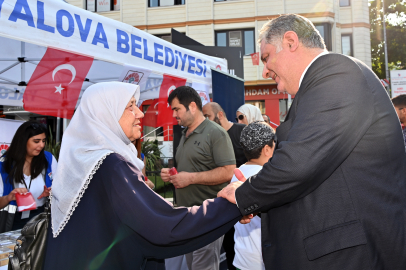 Başkan Mehmet Gürel'den aşure ikramı