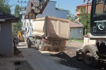 Kadıköy’de isale hattı nedeniyle bozulan yollar onarılıyor