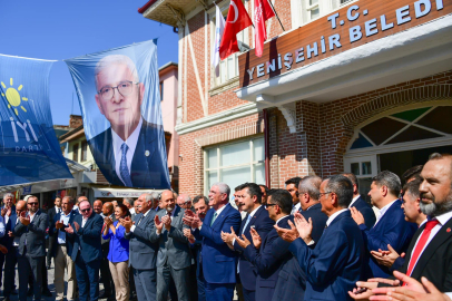 Başkan Kendir Bursa’da Müsavat Dervişoğlu ile bir araya geldi