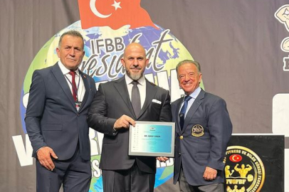 Koray Girgin'e IFBB'den teşekkür belgesi