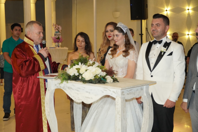 AK Parti Armutlu İlçe Başkanı Samet Yenitürk’ün nikah töreni gerçekleşti