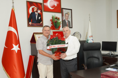 Armutlu Belediye Başkanı Arslan, Ömer İncebiz ve Osman Çardak’ı ağırladı