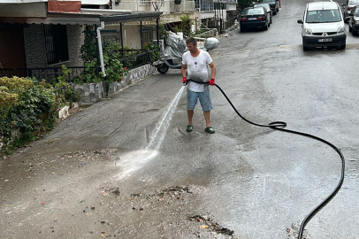 Çınarcık’ta yollar aralıksız olarak temizleniyor