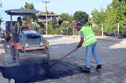 Yalova belediyesi yol bakım ve asfalt yama çalışmalarına devam ediyor