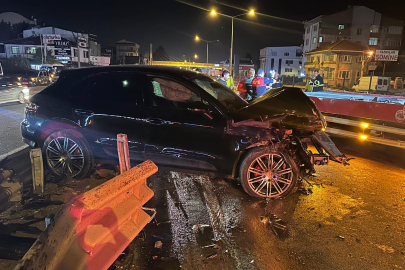 Yalova’da lüks cip ile bariyerlere girdi