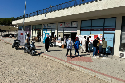 YAÜ Müftülük Rehberlik Bürosu önünde çorba ikramı yapıldı