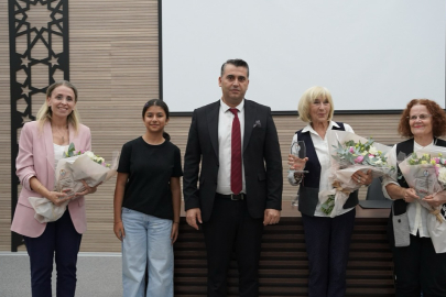 Ayşe Kulin Yalova’da kız çocuklarına seslendi