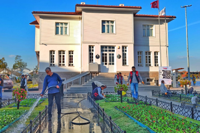 Çiçek Kenti Yalova’ya 29 Ekim Cumhuriyet Bayramı çiçekleri