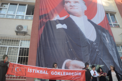 Yalova Atatürk İlkokulu’ndan örnek Cumhuriyet kutlaması