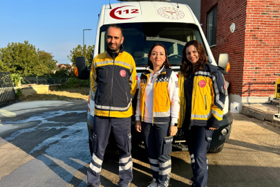 Yalova’da sağlıkçılar ambulansta doğum yaptırdı