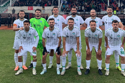 Yeşil Yalovaspor 3 puanı 3 golle aldı