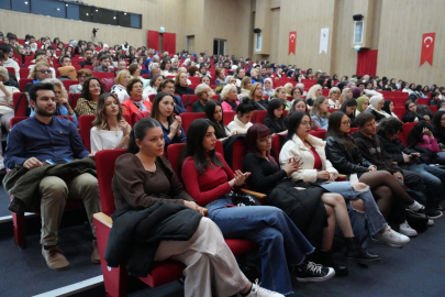 ‘Sosyal Medyadan Sosyalleşmeye’ paneline yoğun ilgi