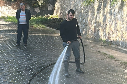 Çınarcık’ta köy yolları foşur foşur yıkandı