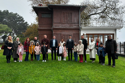 Gazi çocukları Yürüyen Köşk’ü gezdi