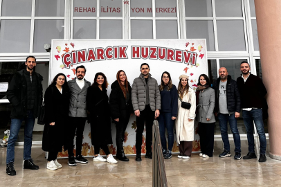 Huzurevi sakinleri halk oyunları ile eğlendi