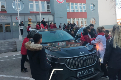 Yalova’da öğrenciler Yerli Malı Haftası’nda Togg’la buluştu