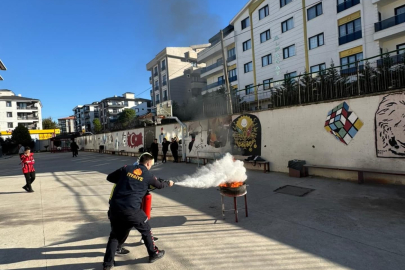 Öğrencilere temel yangın eğitimi verildi