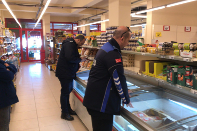 Esenköy Zabıtası zincir marketleri denetledi