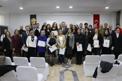 Yalova Bilim Şenliği'nde görev alanlara teşekkür belgeleri takdim edildi