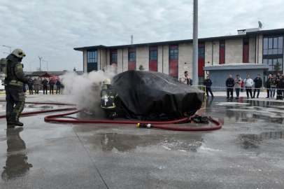 Yalova İtfaiyesi ekipleri Kocaeli’de eğitime katıldı