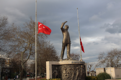 Milli Yas nedeniyle Yalova’da bayraklar yarıya indirildi