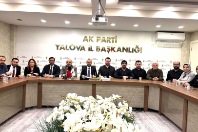 AK Parti’nin yeni yönetimi ilk toplantısını yaptı