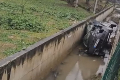 Yalova’da otomobil kanala uçtu! 2 yaralı