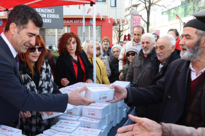 Belediyeden vatandaşlara kandil simidi ikramı