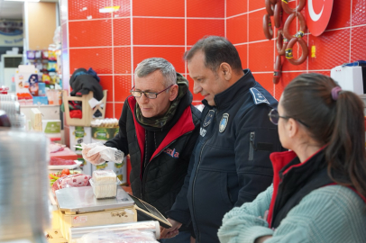 Ramazan öncesi Kadıköy’deki marketlerde denetim yapıldı